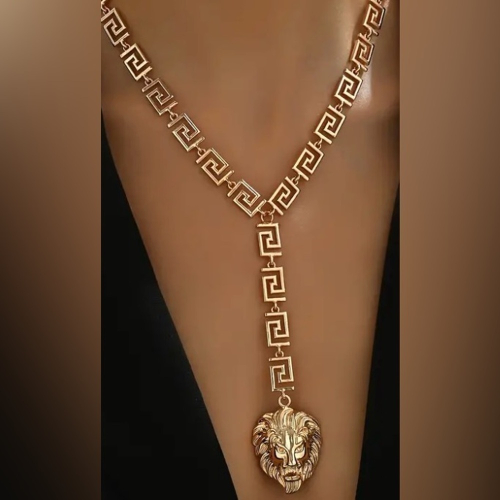 Gorgeous Lion Head Drop Down High Fashion Necklace